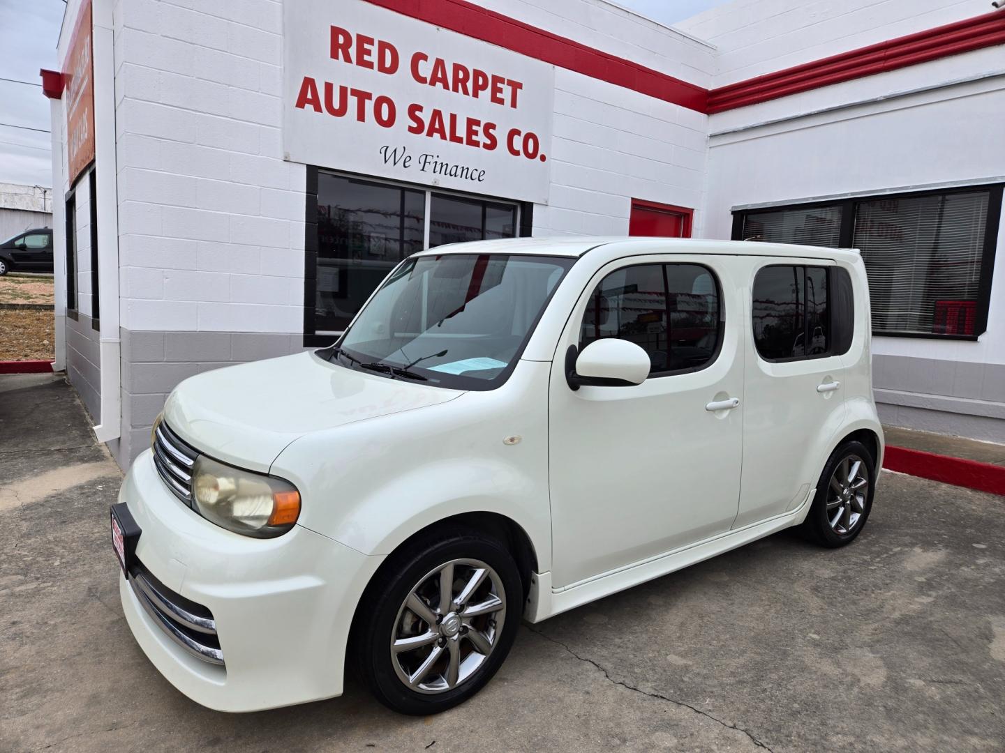 2009 WHITE /BLACK Nissan cube (JN8AZ28R79T) with an 1.8L I4 F DOHC 16V engine, Automatic transmission, located at 503 West Court, Seguin, TX, 78155, (830) 379-3373, 29.568621, -97.969803 - Photo#0